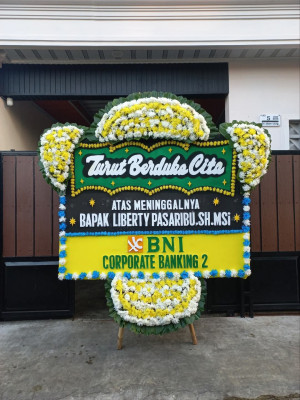 Papan Bunga Duka di Singaran Pati