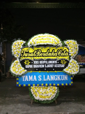 Papan Bunga Duka di Singaran Pati