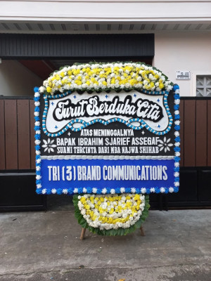 Papan Bunga Duka di Singaran Pati